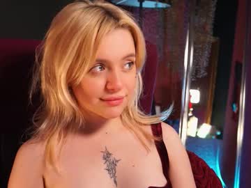 Softie_Blonde Chaturbate stream image from January 28, 2026