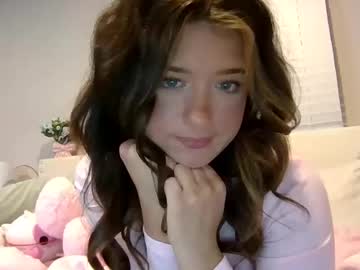 Pinkkarliexoxo Chaturbate stream image from January 28, 2026