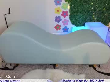 Claireity Chaturbate stream image from January 28, 2026