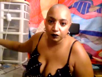 Queensquirtntwerk Chaturbate stream image from January 28, 2026