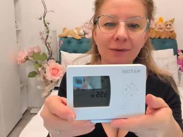 Prettyblackeyes Chaturbate stream image from January 28, 2026