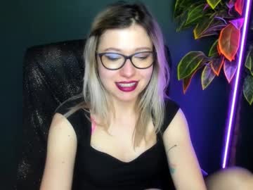 Heidi_Pleasure Chaturbate stream image from January 28, 2026