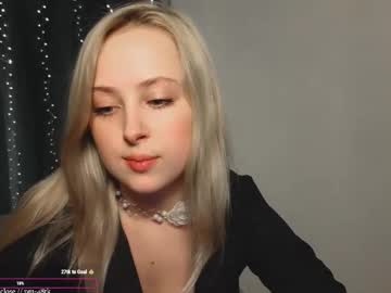 Angelxloe Chaturbate stream image from January 28, 2026