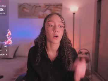 Chloemoreti Chaturbate stream image from January 28, 2026