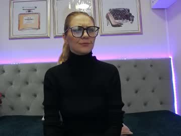 Ellamilf Chaturbate stream image from January 28, 2026