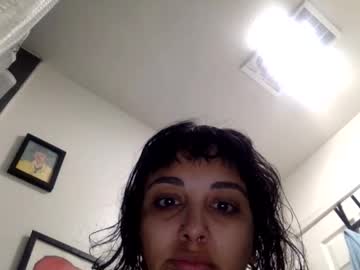 Polymamii Chaturbate stream image from January 28, 2026