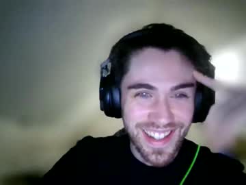 Malewhite22 Chaturbate stream image from January 28, 2026