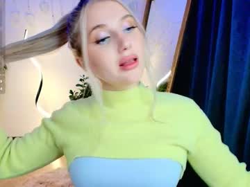 Evacadooo Chaturbate stream image from January 29, 2026