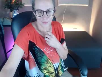 Laurasofia45 Chaturbate stream image from January 29, 2026