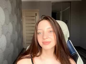 Cristibienkowski Chaturbate stream image from January 29, 2026