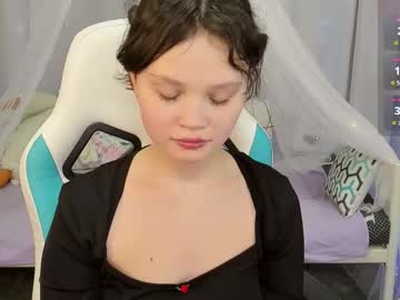 Emilychaves Chaturbate stream image from January 29, 2026