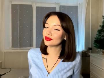 Krissymclilly Chaturbate stream image from January 29, 2026