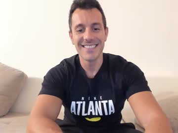 Roberto4ever Chaturbate stream image from January 29, 2026