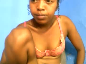 Laqueen12 Chaturbate stream image from January 29, 2026