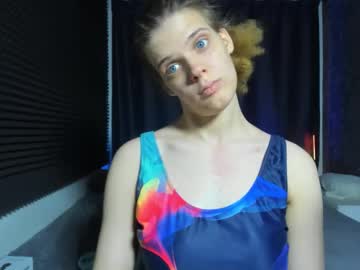 Kiki_Krash Chaturbate stream image from January 30, 2026