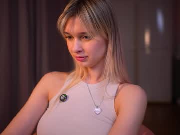 Esmereal Chaturbate stream image from January 30, 2026