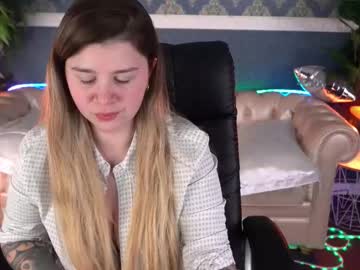 Amellymillyy Chaturbate stream image from January 30, 2026