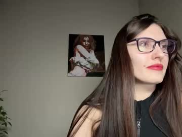 Lilliephillips Chaturbate stream image from January 31, 2026