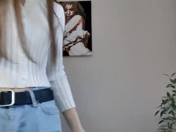Halleywiedmaier Chaturbate stream image from February 01, 2026