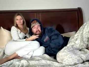 Kriscrinkle Chaturbate stream image from February 01, 2026