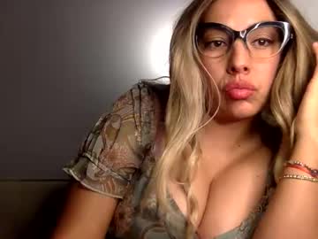 Squirtarisha28 Chaturbate stream image from February 01, 2026