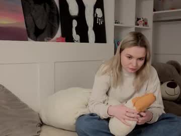 Super_Blonde_Love Chaturbate stream image from February 01, 2026