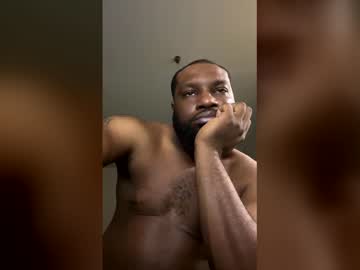 Decentbuild Chaturbate stream image from February 01, 2026