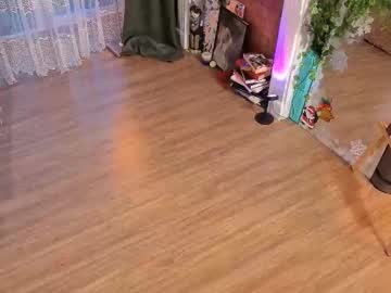 Emiliyafox Chaturbate stream image from February 01, 2026