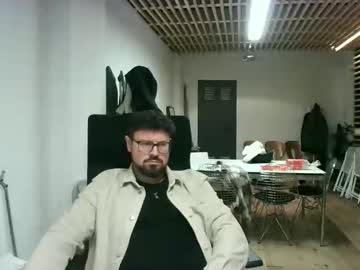 Maythe4bwu Chaturbate stream image from February 01, 2026