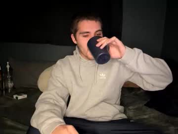 Slutsandblunts Chaturbate stream image from February 02, 2026