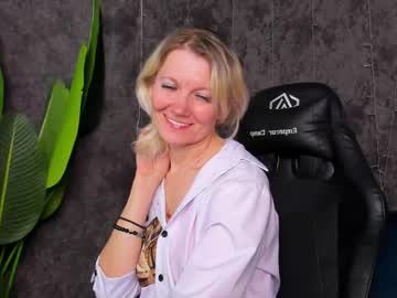 Julie_Lucasss Chaturbate stream image from February 02, 2026