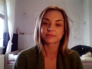 Blondleyla Chaturbate stream image from February 02, 2026