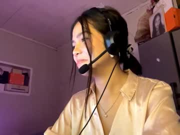 Dannachalow Chaturbate stream image from February 02, 2026