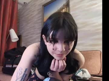 Sincerelyyneon Chaturbate stream image from February 02, 2026