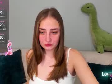 Hazevee Chaturbate stream image from February 03, 2026