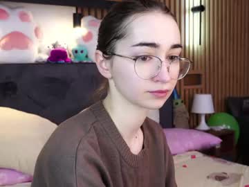 Polly_Bee Chaturbate stream image from February 03, 2026