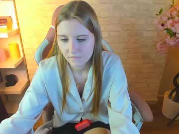 Carolinedesire Chaturbate stream image from February 03, 2026