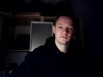 Pommesmiteiscreme Chaturbate stream image from February 03, 2026