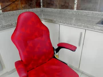 Jenniifer_Luxx Chaturbate stream image from February 03, 2026