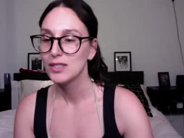 Annmarieferrara Chaturbate stream image from February 04, 2026