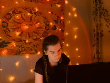 Aliceinredsquare_ Chaturbate stream image from February 04, 2026