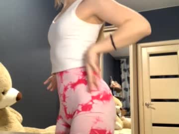 Chill_Velvet Chaturbate stream image from February 04, 2026