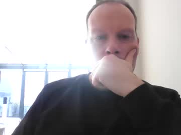 Robertw023 Chaturbate stream image from February 04, 2026
