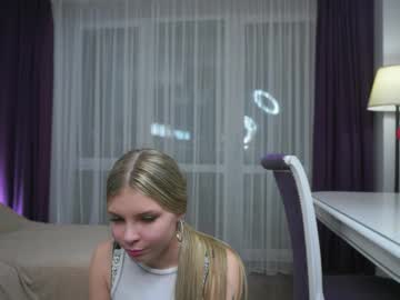 Colettaelsensohn Chaturbate stream image from February 04, 2026