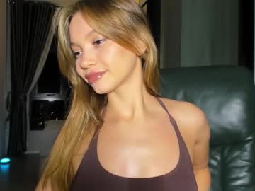 Honeybae3 Chaturbate stream image from February 04, 2026