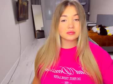 Sarahmils Chaturbate stream image from February 04, 2026