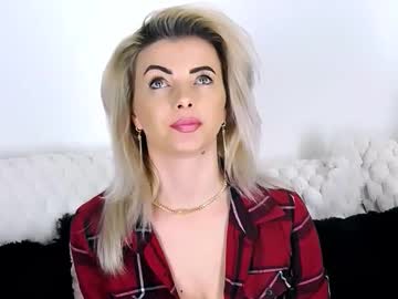 Alyblonde Chaturbate stream image from February 04, 2026
