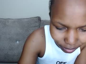 Queen_900 Chaturbate stream image from February 04, 2026