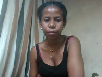 Valerinezah Chaturbate stream image from February 04, 2026