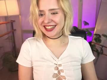 Mol_L_Y Chaturbate stream image from February 04, 2026